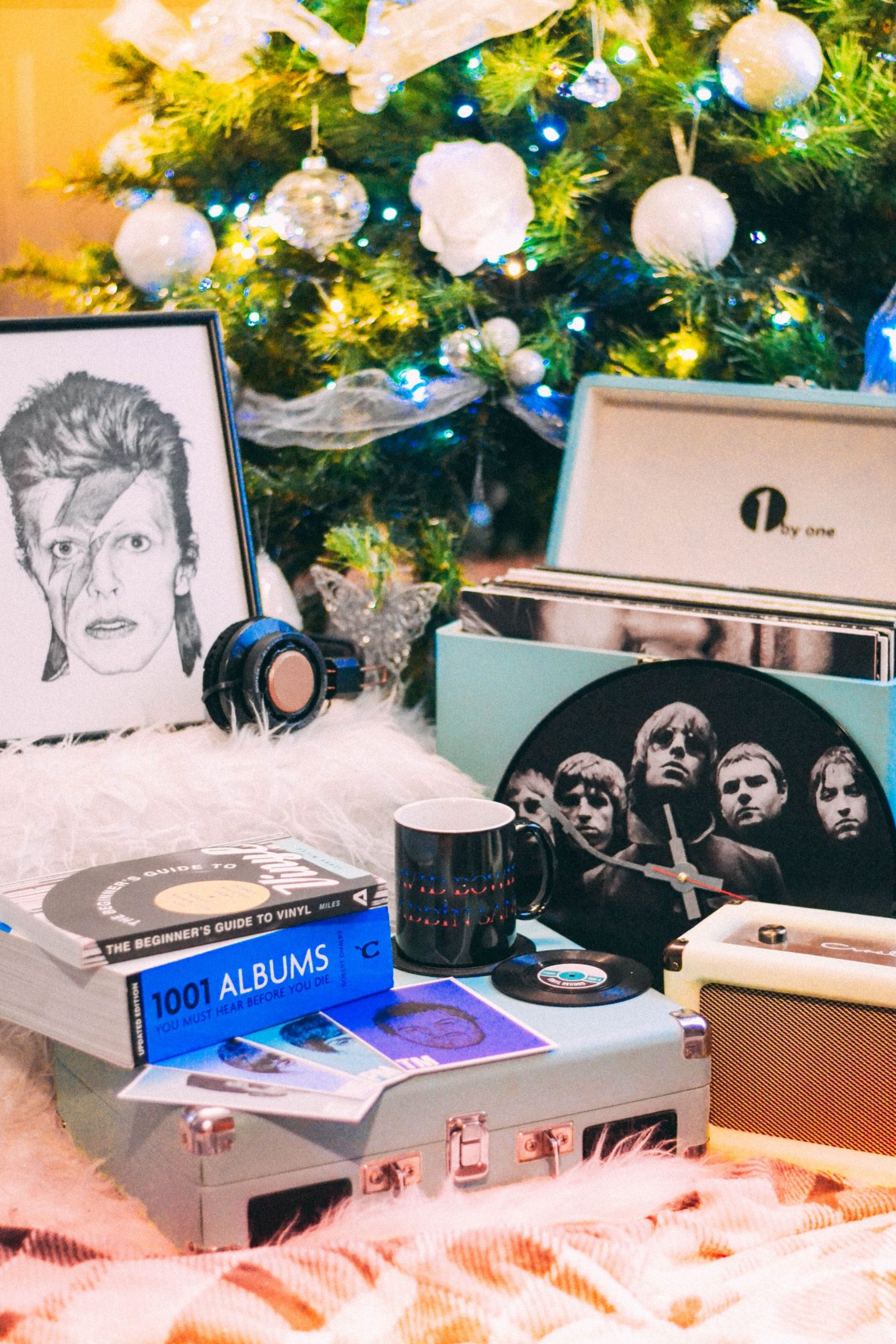 The Abbey Road shop selling various music related gifts, including Beatles  related memorabilia Stock Photo - Alamy