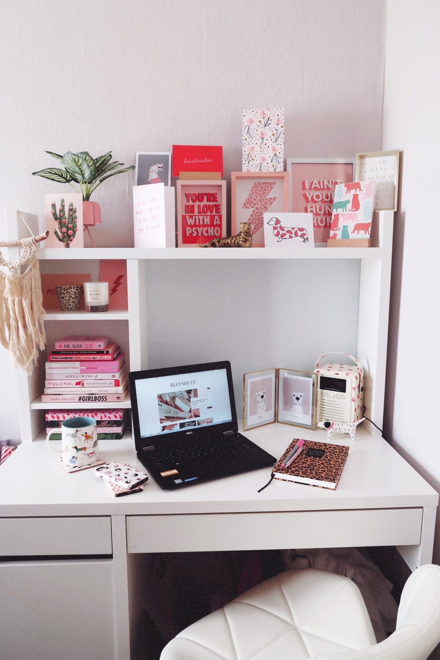 room tour with desk