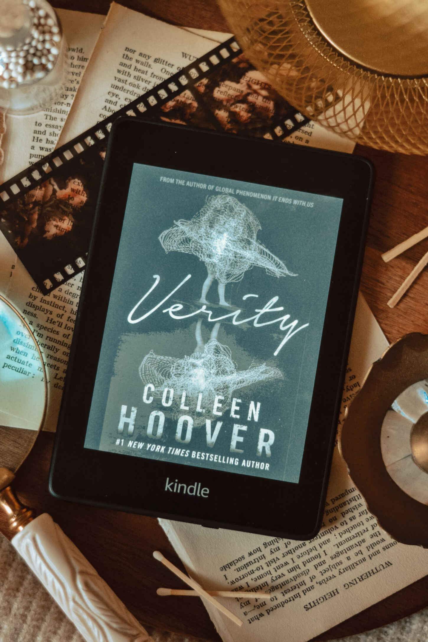 Verity” by Colleen Hoover (Review. Suspense. Thriller)