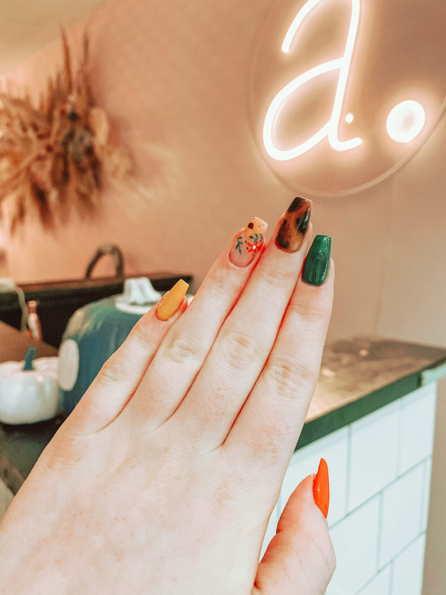 Tortoise shell nail inspiration for Autumn - BEFFSHUFF